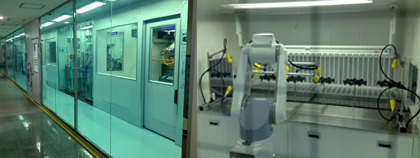 Clean room (left), Dust-elimination robot (right)