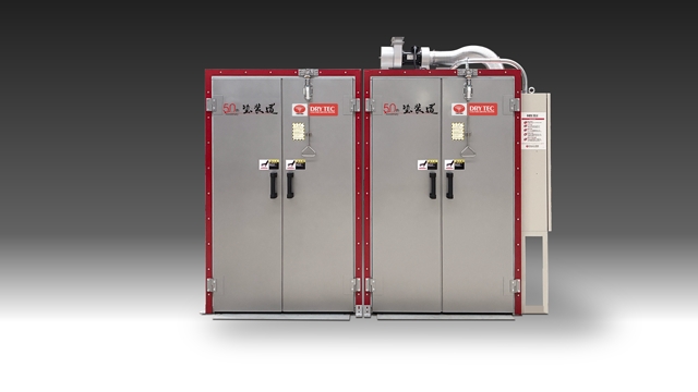 GO-1013 正面 2台　併設　※写真は仮組で左のドライテックには熱交換器やフレキダクトがついていません